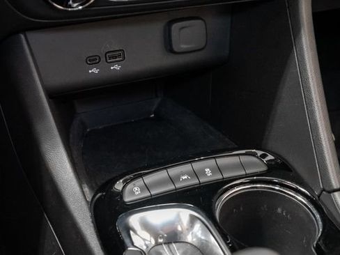 Used 2025 Buick Encore GX Preferred image 18