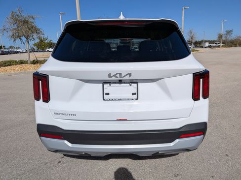 New 2026 Kia Sorento LX FWD image 6