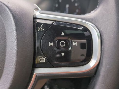Used 2016 Volvo XC90 T5 Momentum AWD/4WD image 18