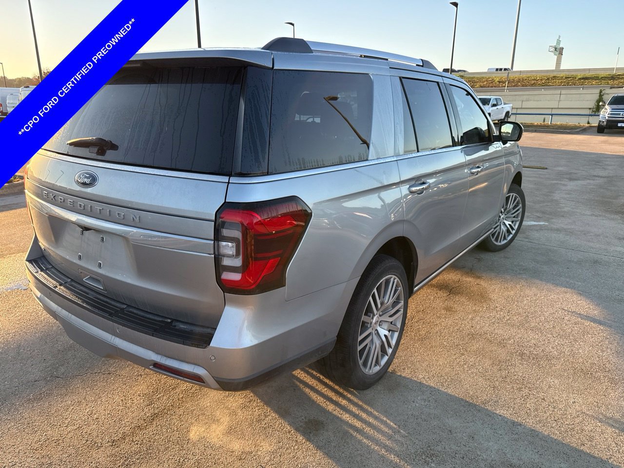 Used 2024 Ford Expedition Limited RWD image 11