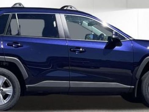 Used 2025 Toyota RAV4 XLE image 2