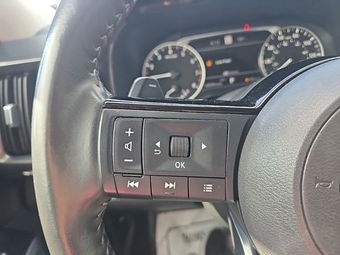 Used 2023 Nissan Pathfinder SL w/ Black Appearance Package AWD/4WD image 14