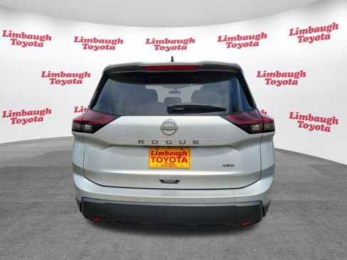 Used 2024 Nissan Rogue S AWD/4WD image 23