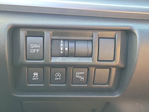 Certified 2022 Subaru Crosstrek 2.5i Limited w/ Moonroof Package 2 image 26