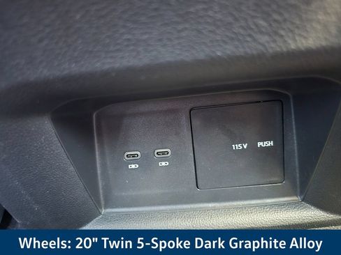 Used 2021 Volkswagen Atlas Cross Sport SE FWD image 18