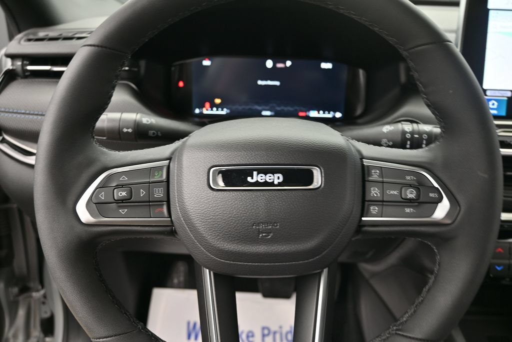 Used 2025 Jeep Compass Limited w/ Driver Assist Group I AWD/4WD image 30