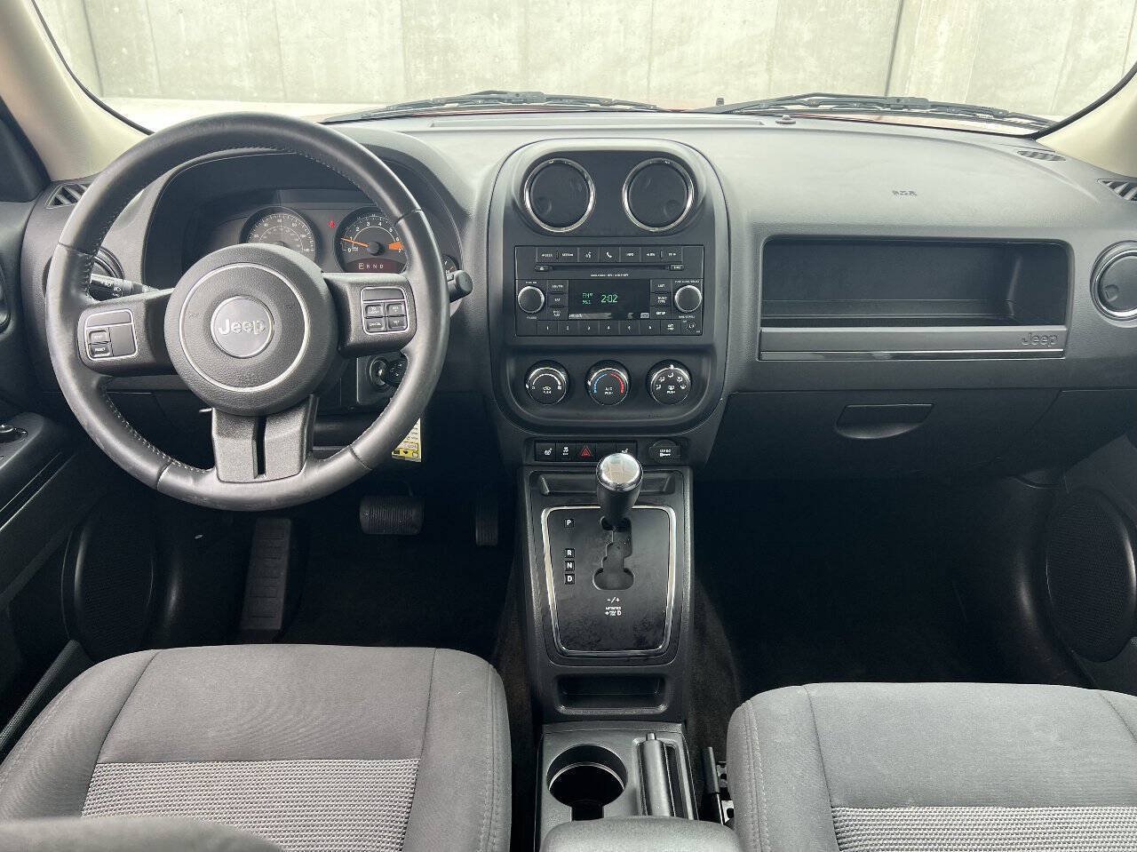 Used 2016 Jeep Patriot Latitude AWD/4WD image 11