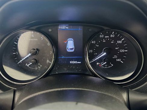 Certified 2018 Nissan Rogue SV image 10