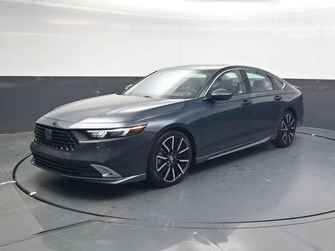 Used 2023 Honda Accord Touring image 8