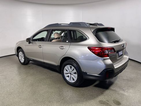 Used 2019 Subaru Outback 2.5i Premium AWD/4WD image 5