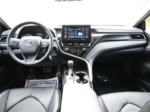 Used 2023 Toyota Camry SE FWD image 18