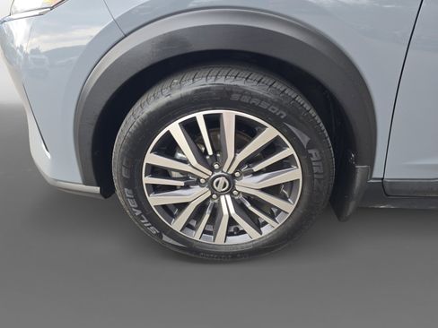 Used 2021 Nissan Kicks SV image 9