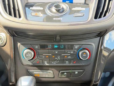 Used 2017 Ford Escape Titanium AWD/4WD image 29