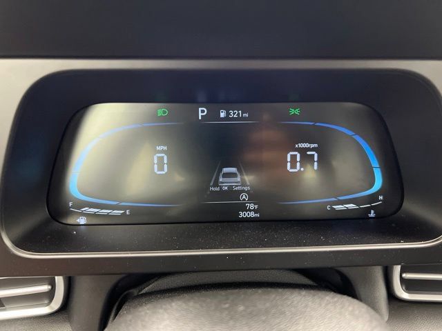 Used 2025 Hyundai Elantra SE FWD image 18