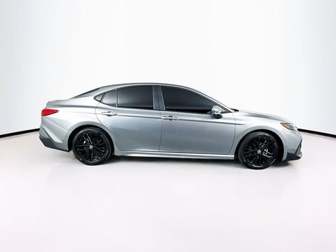 Used 2025 Toyota Camry SE w/ Convenience Package image 11