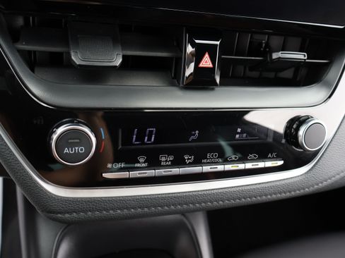 Used 2025 Toyota Corolla SE FWD image 28