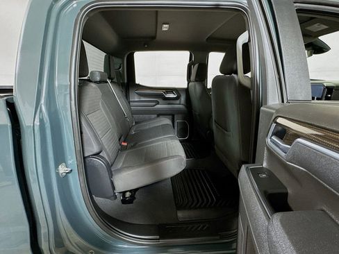 Used 2025 Chevrolet Silverado 1500 LT AWD/4WD image 25