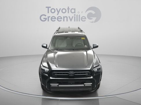 Used 2025 Toyota 4Runner SR5 AWD/4WD image 22