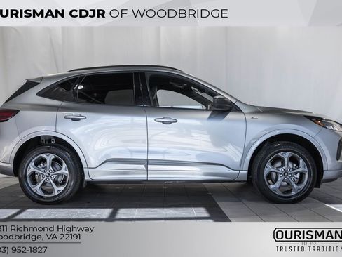 Used 2024 Ford Escape ST-Line image 3