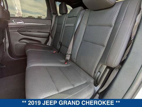 Used 2019 Jeep Grand Cherokee Laredo image 21
