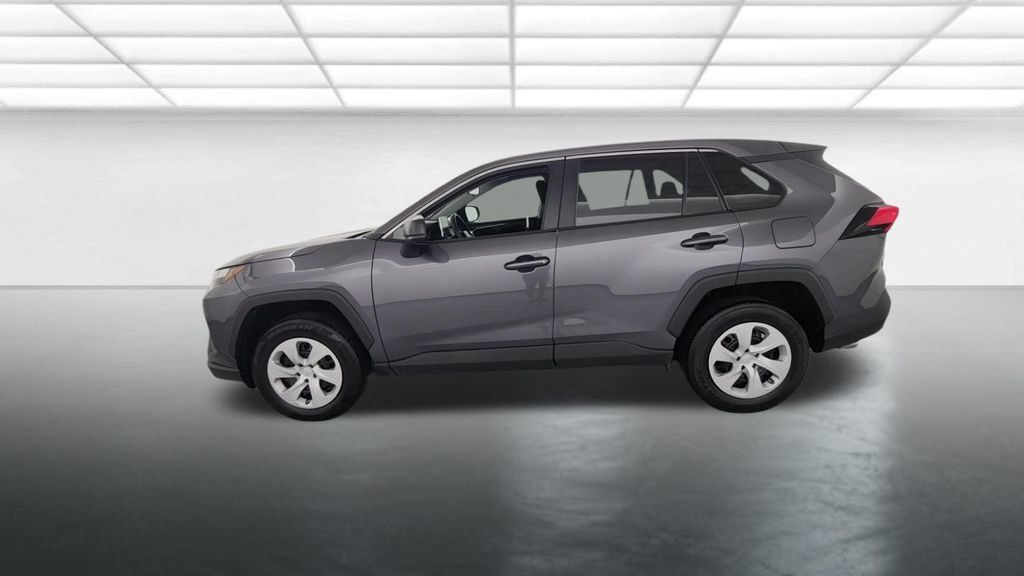 Used 2024 Toyota RAV4 LE AWD/4WD image 5