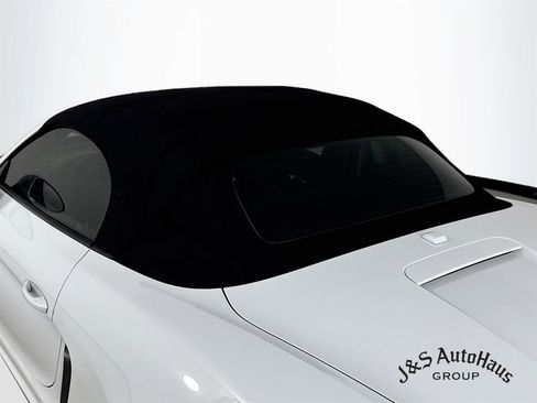 Used 2018 Porsche 718 Boxster S image 16