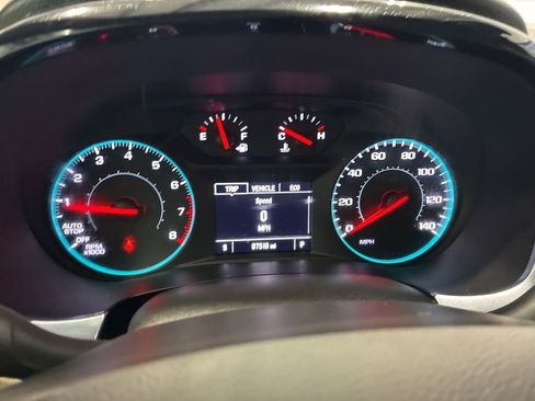 Used 2022 Chevrolet Traverse LS image 23