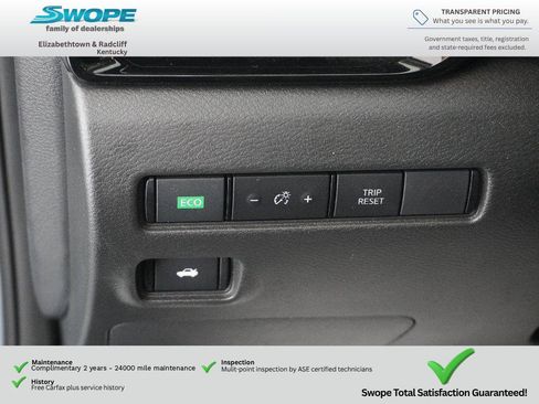 Used 2025 Nissan Sentra SR w/ SR Premium Package FWD image 16