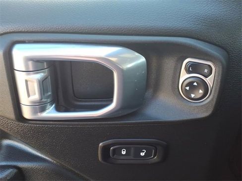 Certified 2022 Jeep Wrangler Unlimited Rubicon w/ Cold Weather Group image 26