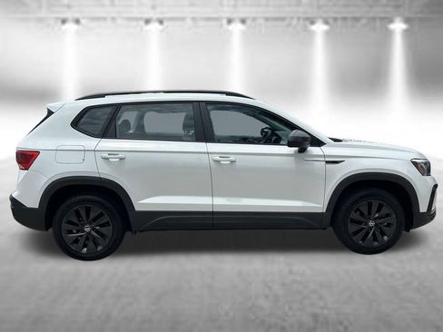 Used 2022 Volkswagen Taos S FWD image 6