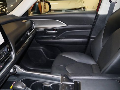 Used 2024 Toyota Grand Highlander AWD image 86