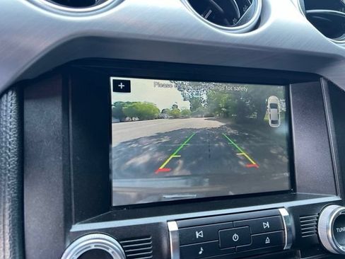 Used 2018 Ford Mustang GT Premium RWD image 30