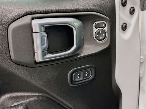 Used 2023 Jeep Wrangler Unlimited w/ Cold Weather Group AWD/4WD image 15