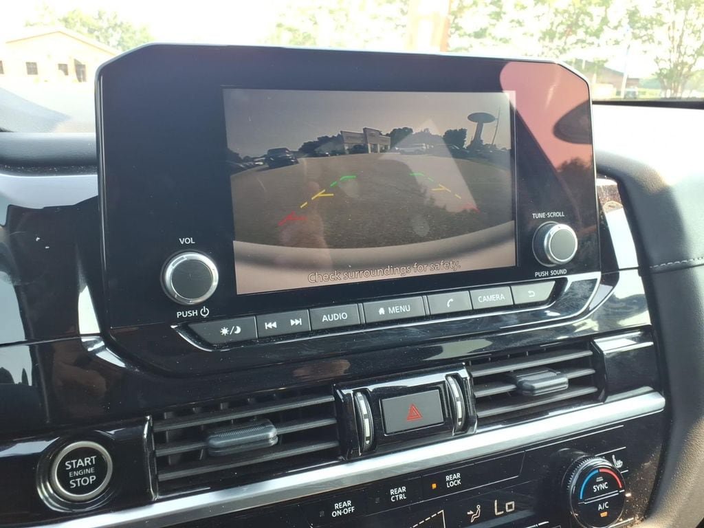 Used 2024 Nissan Pathfinder SV FWD image 23