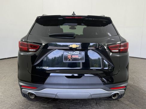 Used 2023 Chevrolet Blazer LT FWD image 6