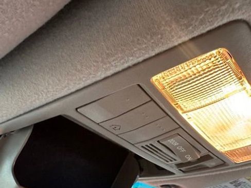 Used 2011 Toyota Camry XLE image 30