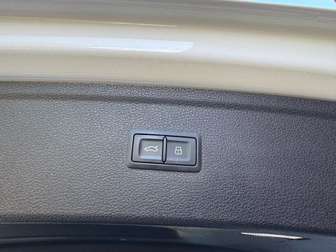 Used 2018 Audi SQ5 Premium Plus w/ Navigation Package image 12