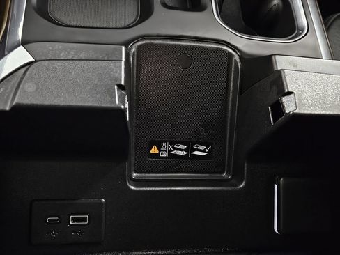 Used 2025 Chevrolet Silverado 1500 High Country w/ Midnight Edition AWD/4WD image 20