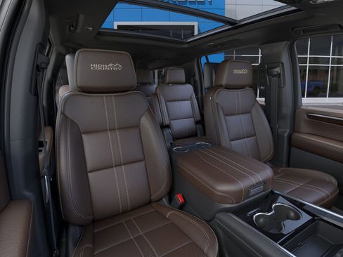 New 2026 Chevrolet Suburban High Country image 17