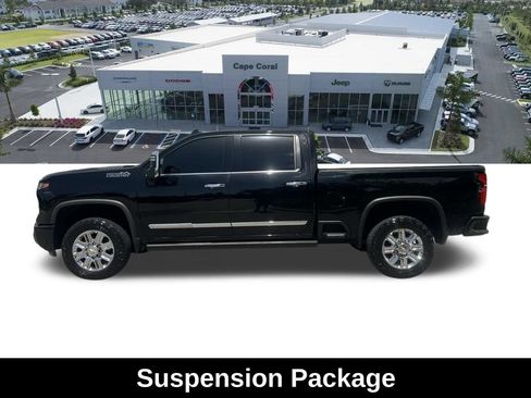 Used 2024 Chevrolet Silverado 3500 High Country w/ High Country Premium Package AWD/4WD image 10