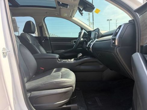 Certified 2022 Kia Sorento EX w/ Panoramic Sunroof Package FWD image 19