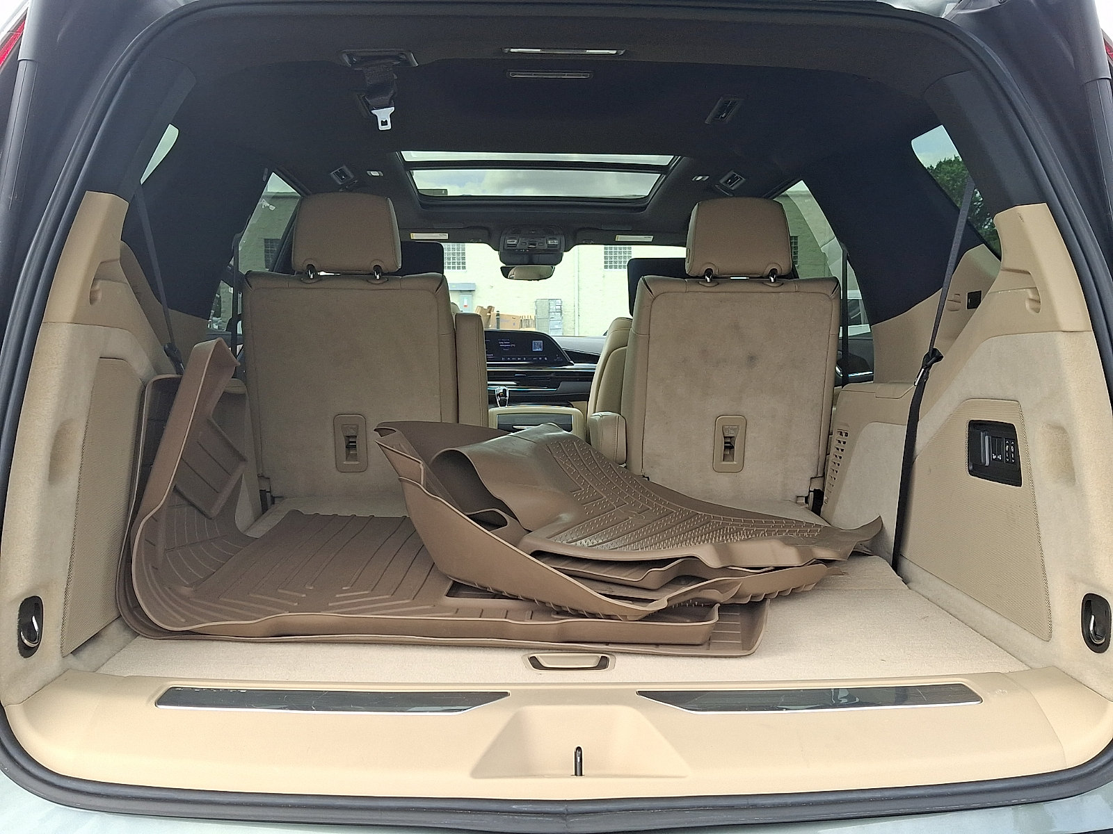 Certified 2024 Cadillac Escalade Premium Luxury AWD/4WD image 27