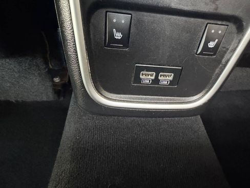Used 2020 Dodge Charger SXT w/ Leather Interior Group RWD image 19