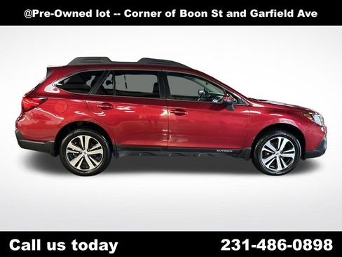 Used 2018 Subaru Outback 2.5i Limited AWD/4WD image 6