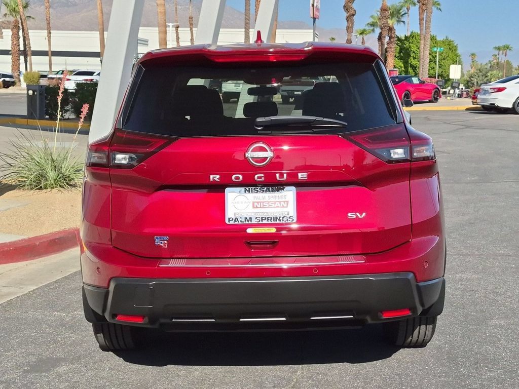 Used 2024 Nissan Rogue SV FWD image 4