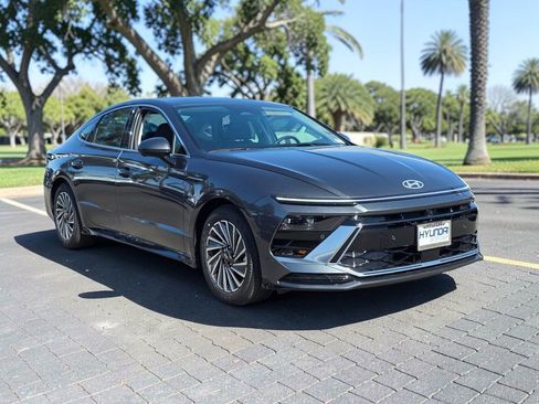 New 2026 Hyundai Sonata Limited FWD image 4