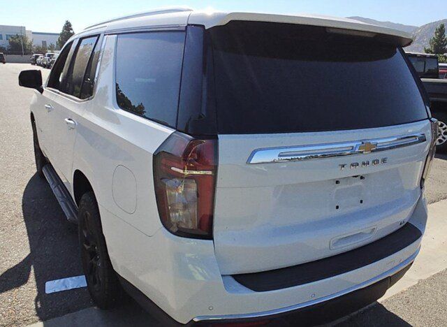 Used 2021 Chevrolet Tahoe LT w/ Luxury Package RWD image 4