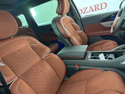 Used 2025 Lincoln Nautilus Black Label image 16