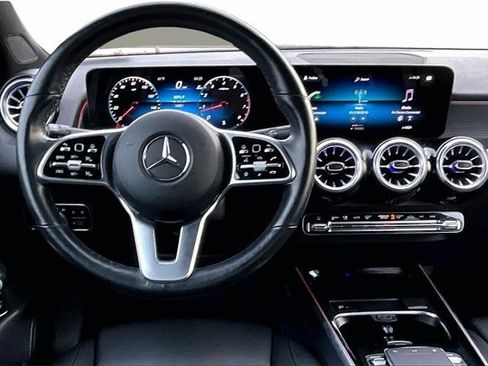 Certified 2023 Mercedes-Benz GLB 250 4MATIC image 11