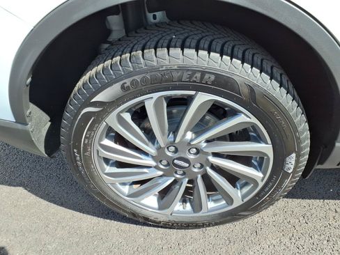 Certified 2023 Lincoln Corsair Reserve AWD/4WD image 7